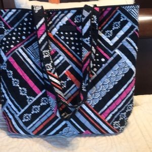 Vera Bradley tote bag used once in new condition. Beautiful and unique design.